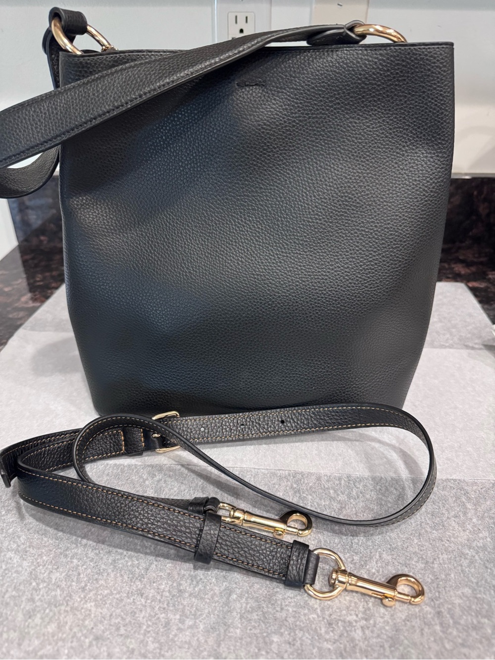 Coach Leather Bucket Bag – Excellent Condition - Picture 3 of 5